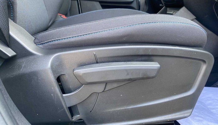 2021 Tata PUNCH CREATIVE AMT 1.2 RTN DUAL TONE, Petrol, Automatic, 23,276 km, Driver Side Adjustment Panel