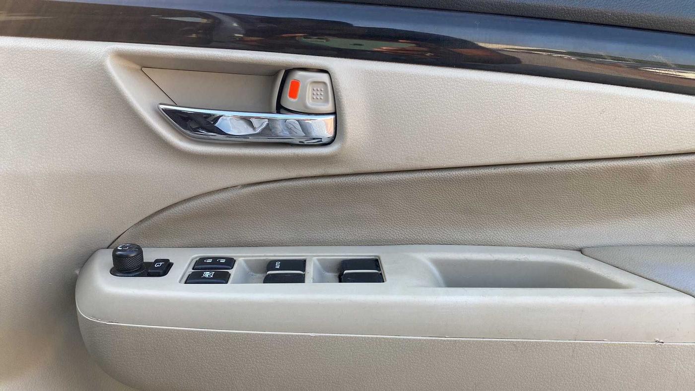 2016 Maruti Ciaz ZXI+, Petrol, Manual, 75,748 km, Driver Side Door Panels Control