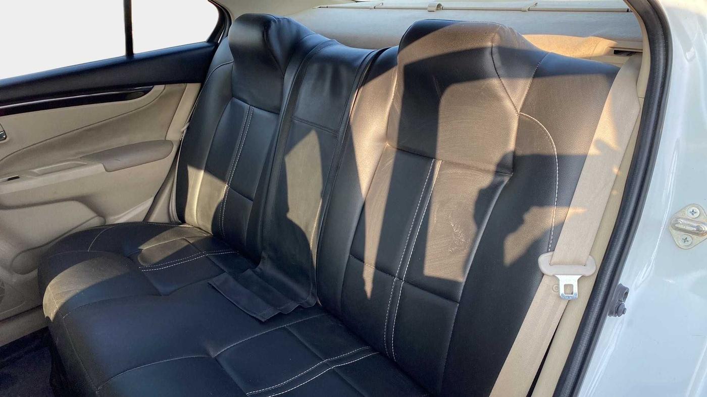 2016 Maruti Ciaz ZXI+, Petrol, Manual, 75,748 km, Right Side Rear Door Cabin
