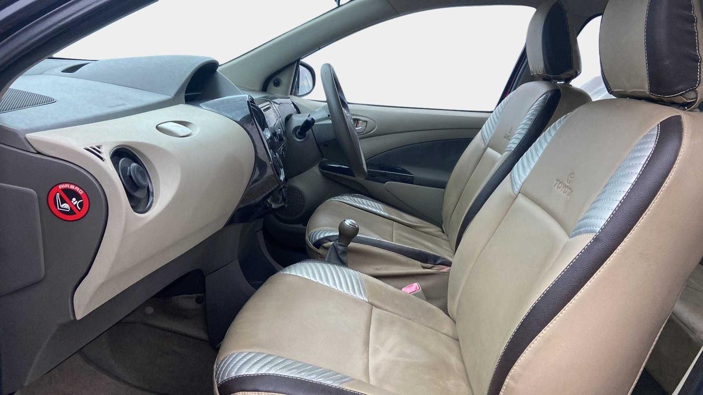 2016 Toyota Etios Liva V, Petrol, Manual, 10,313 km, Right Side Front Door Cabin