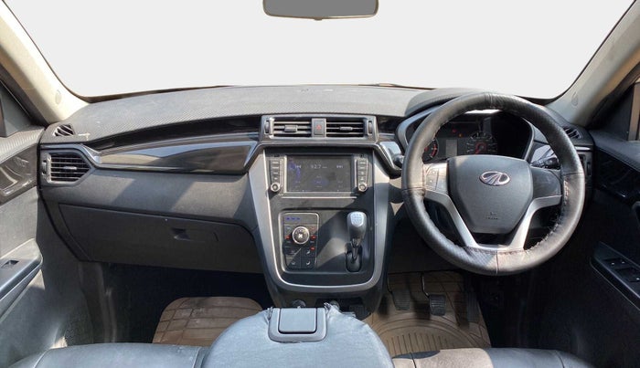 2019 Mahindra KUV 100 NXT K8 P 6 STR DUAL TONE, Petrol, Manual, 44,303 km, Dashboard