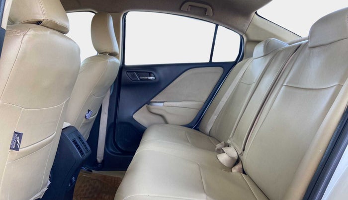 2016 Honda City 1.5L I-VTEC V MT, Petrol, Manual, 1,18,422 km, Right Side Rear Door Cabin