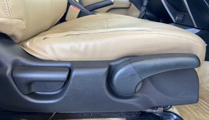 2016 Honda City 1.5L I-VTEC V MT, Petrol, Manual, 1,18,422 km, Driver Side Adjustment Panel