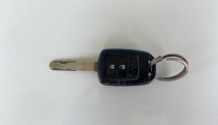 2016 Honda City 1.5L I-VTEC V MT, Petrol, Manual, 1,18,422 km, Key Close Up