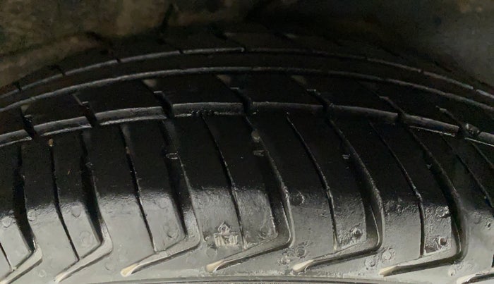 2013 Hyundai i10 ERA 1.1, CNG, Manual, 99,129 km, Left Rear Tyre Tread