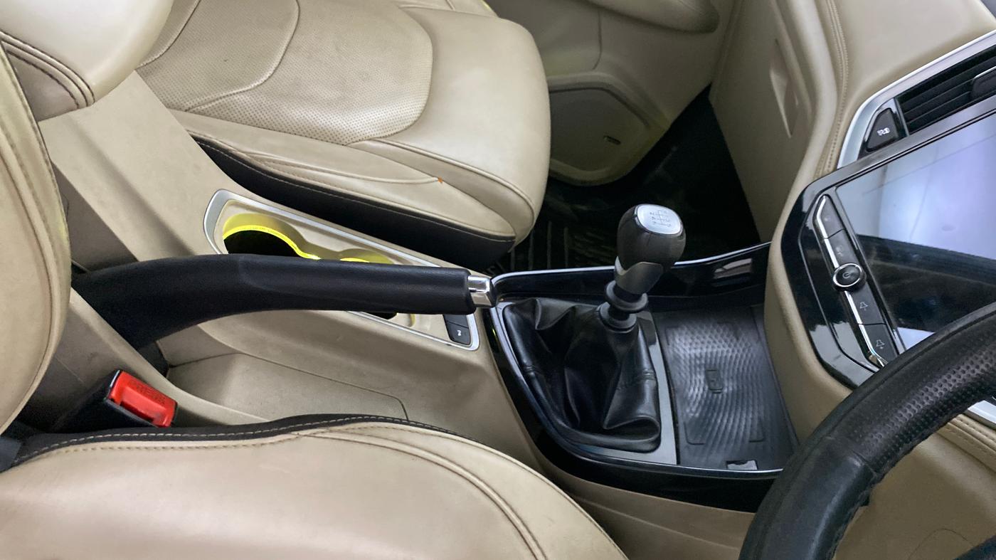 2021 MG HECTOR SHARP HYBRID 1.5 PETROL, Petrol, Manual, 57,942 km, Gear Lever