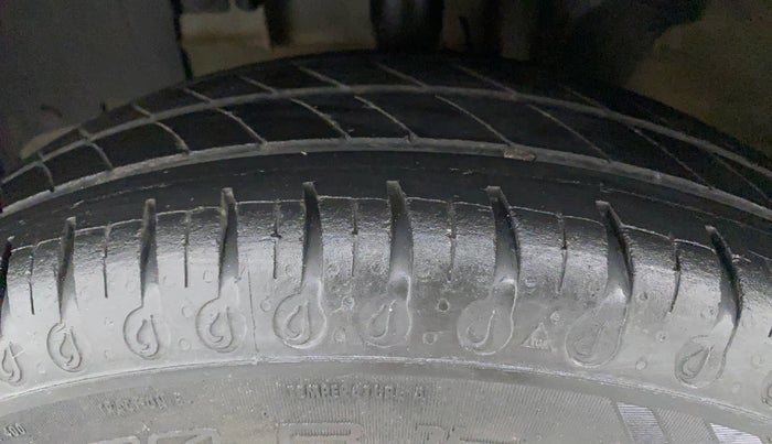 2021 Renault Kwid CLIMBER 1.0 AMT (O), Petrol, Automatic, 36,303 km, Left Front Tyre Tread