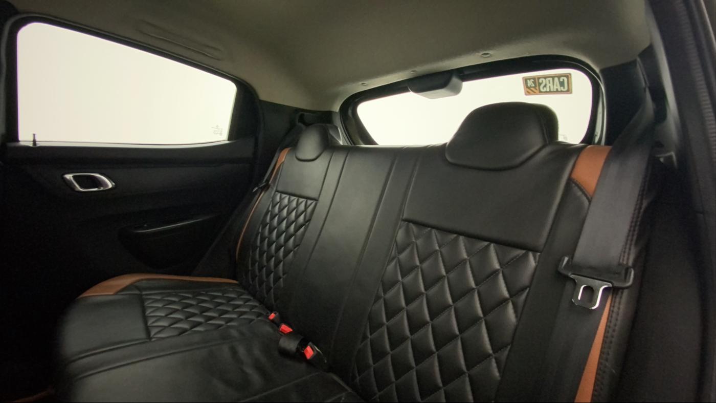 2021 Renault Kwid CLIMBER 1.0 AMT (O), Petrol, Automatic, 36,303 km, Right Side Rear Door Cabin