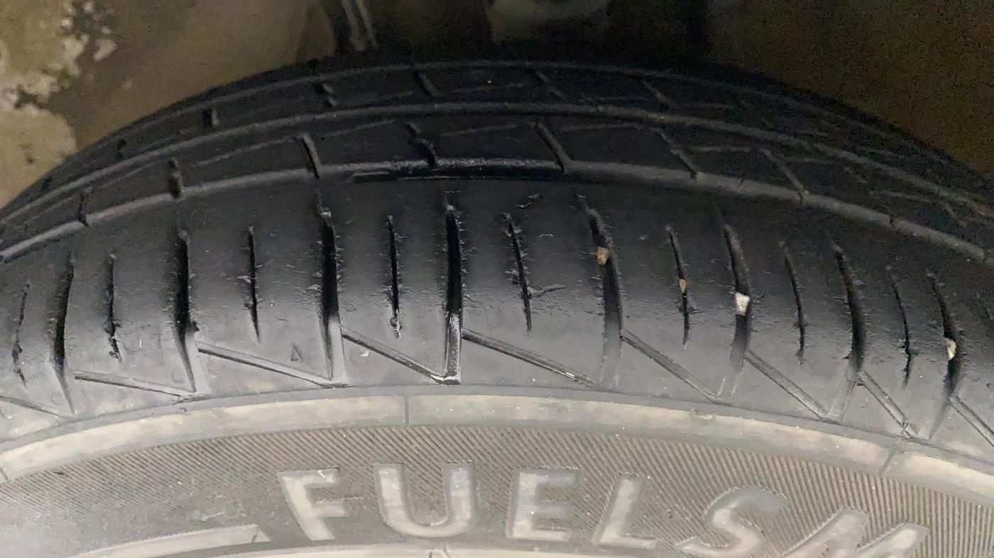 2021 Maruti Alto VXI, Petrol, Manual, 37,194 km, Left Front Tyre Tread