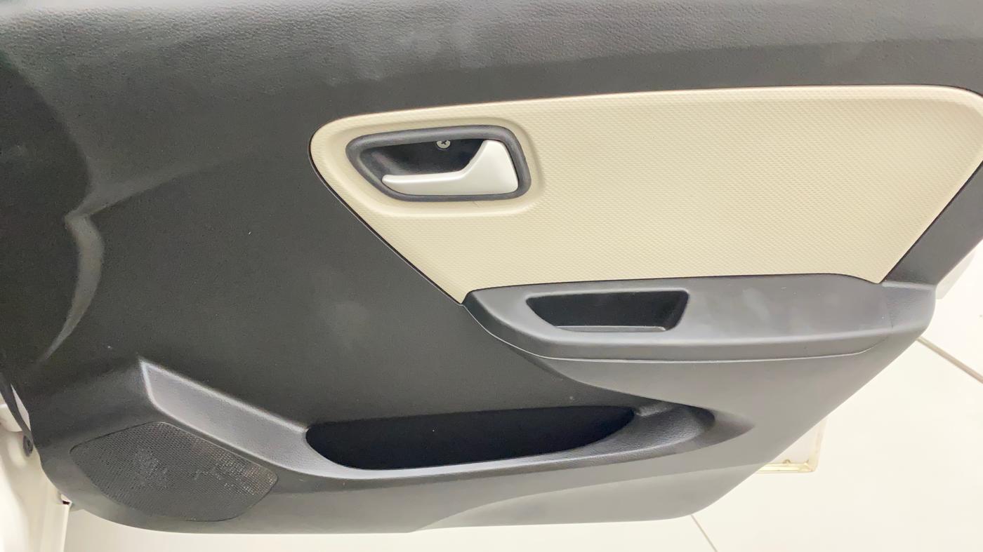 2021 Maruti Alto VXI, Petrol, Manual, 37,194 km, Driver Side Door Panels Control