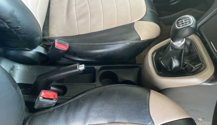 2014 Hyundai Xcent S 1.2, Petrol, Manual, 79,732 km, Gear Lever