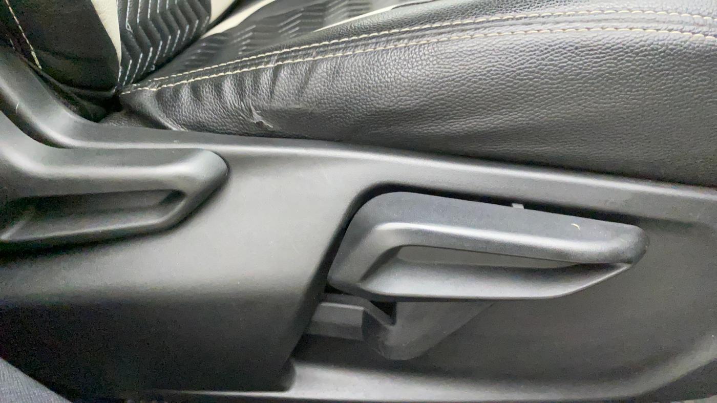 2021 Tata NEXON XZA PLUS (O) PETROL, Petrol, Automatic, 36,930 km, Driver Side Adjustment Panel