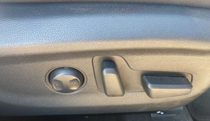 2019 Hyundai New Elantra 2.0 SX(O) AT PETROL, Petrol, Automatic, 14,129 km, Driver Side Adjustment Panel