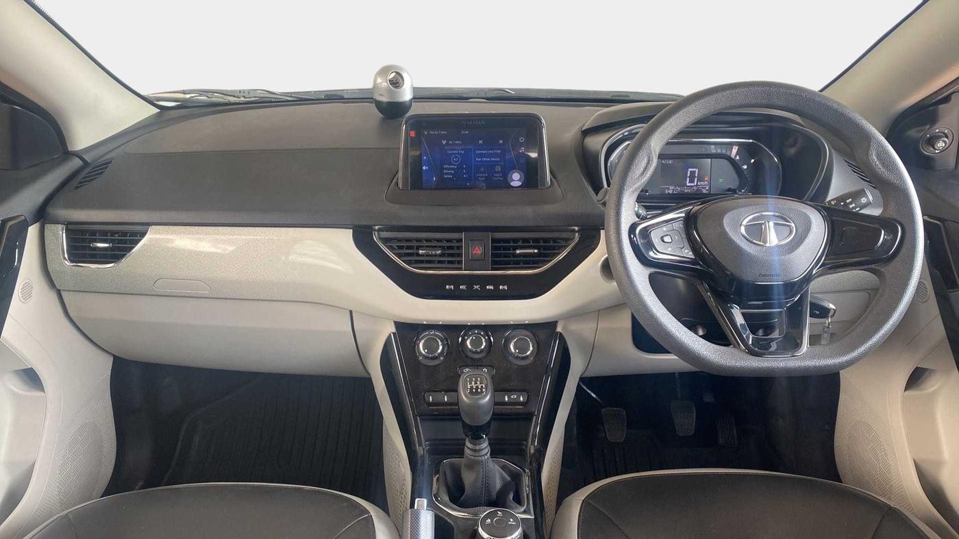 2022 Tata NEXON XZ PETROL, Petrol, Manual, 5,476 km, Dashboard