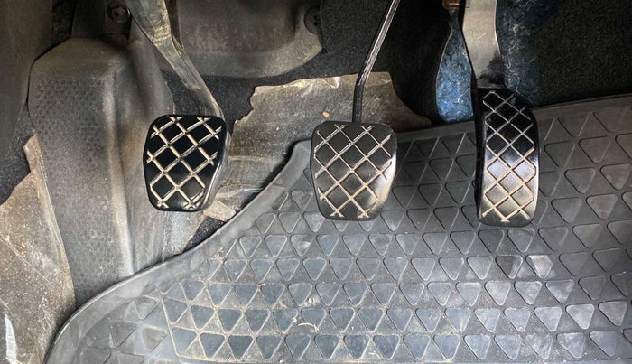 2019 Volkswagen Ameo TRENDLINE 1.0L, Petrol, Manual, 19,352 km, Pedals