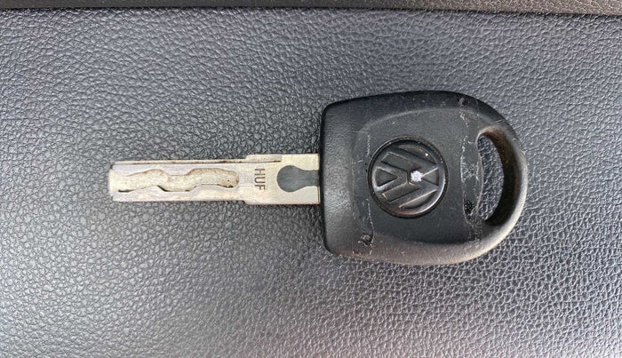 2019 Volkswagen Ameo TRENDLINE 1.0L, Petrol, Manual, 19,352 km, Key Close Up