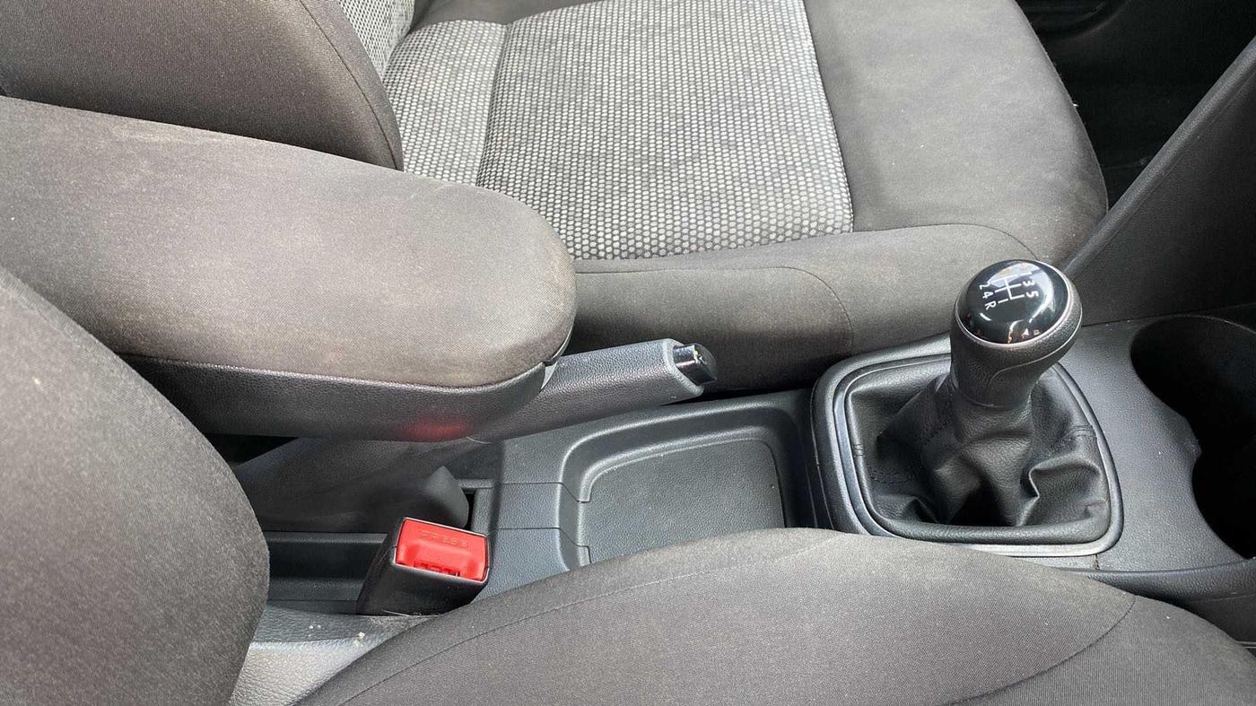 2019 Volkswagen Ameo TRENDLINE 1.0L, Petrol, Manual, 19,352 km, Gear Lever