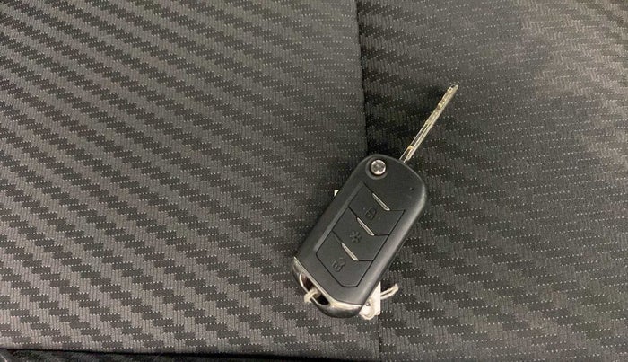 2021 Mahindra Thar LX PETROL HT 4WD AT, Petrol, Automatic, 19,070 km, Key Close Up