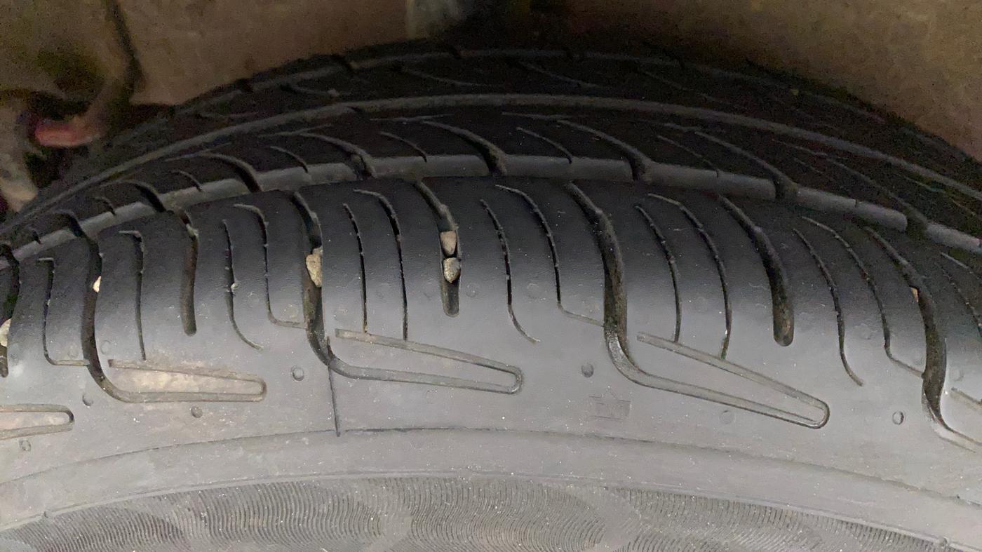 2016 Maruti Celerio VXI AMT, Petrol, Automatic, 29,420 km, Right Rear Tyre Tread
