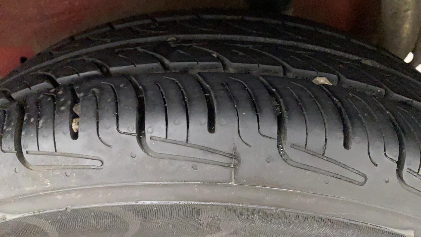 2016 Maruti Celerio VXI AMT, Petrol, Automatic, 29,420 km, Left Rear Tyre Tread