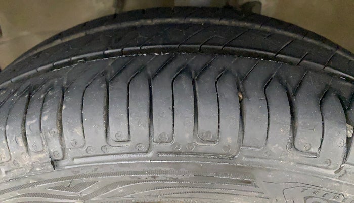 2017 Maruti Wagon R 1.0 VXI (O) AMT, Petrol, Automatic, 61,914 km, Left Front Tyre Tread