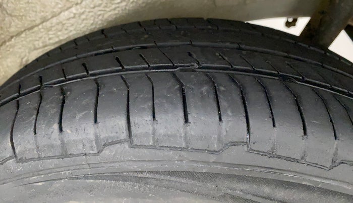 2017 Maruti Wagon R 1.0 VXI (O) AMT, Petrol, Automatic, 61,914 km, Left Rear Tyre Tread