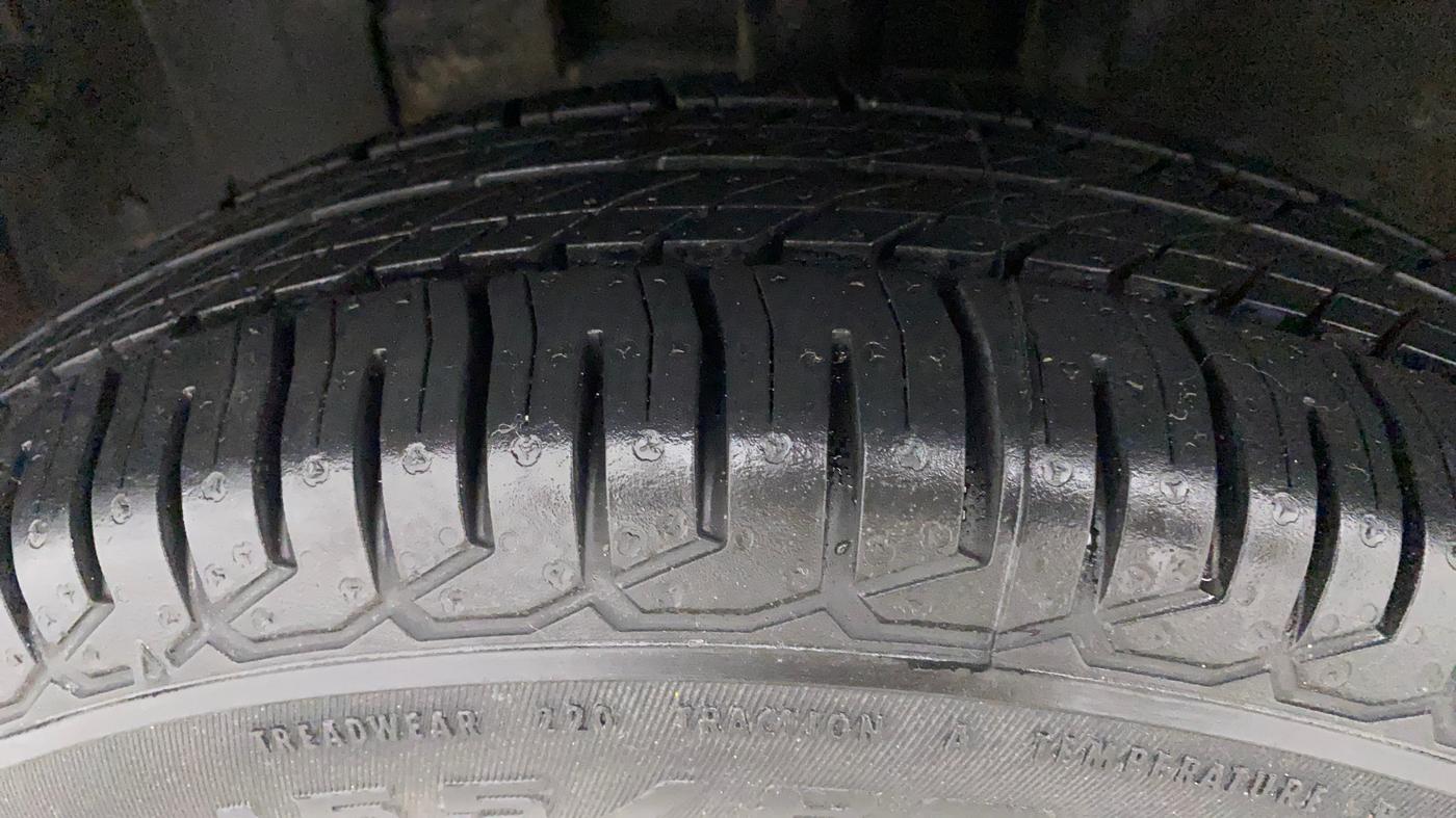 2015 Renault Kwid RXL, Petrol, Manual, 42,362 km, Left Front Tyre Tread