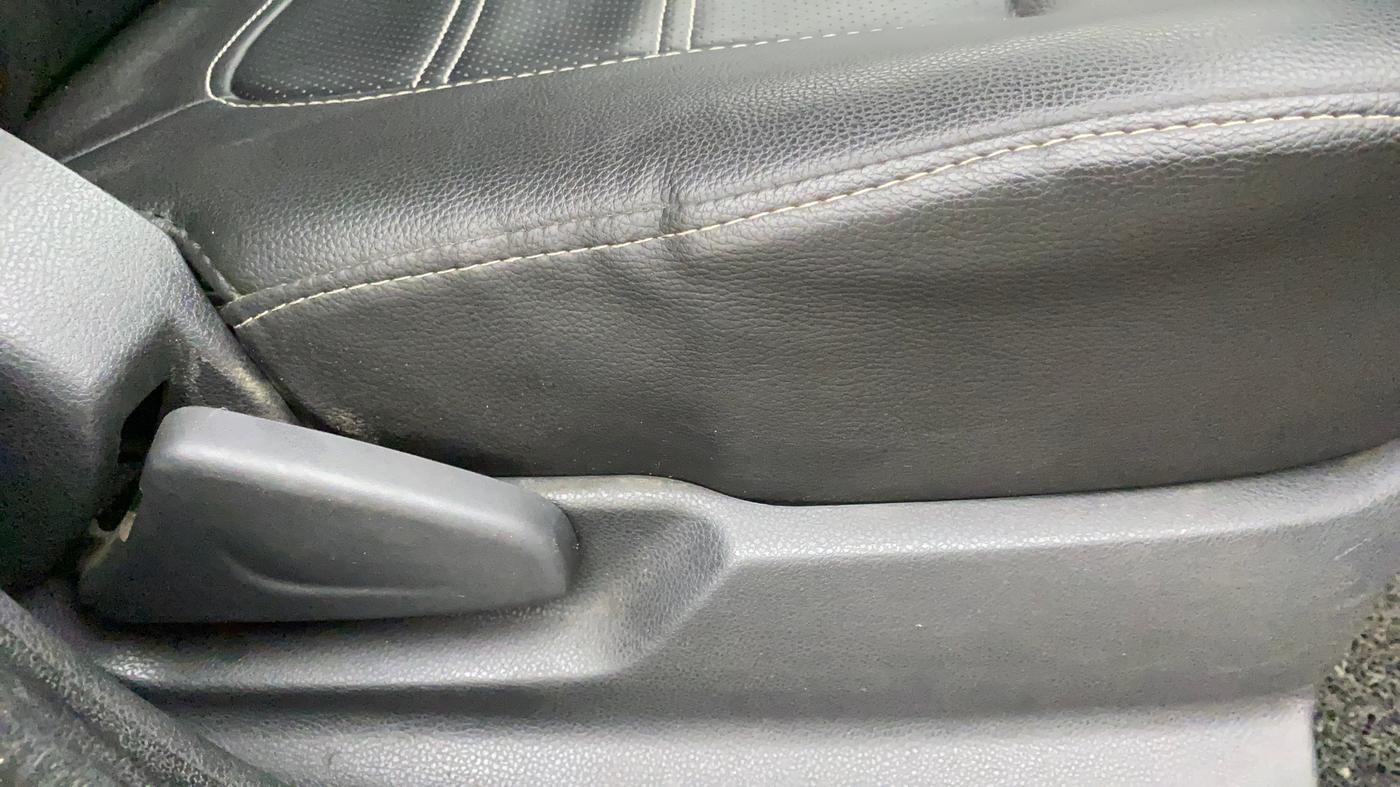 2015 Renault Kwid RXL, Petrol, Manual, 42,362 km, Driver Side Adjustment Panel