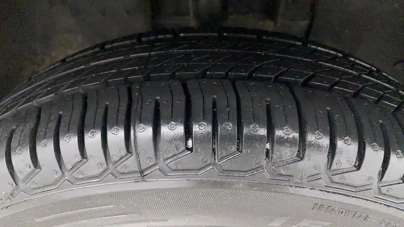 2015 Renault Kwid RXL, Petrol, Manual, 42,362 km, Right Front Tyre Tread