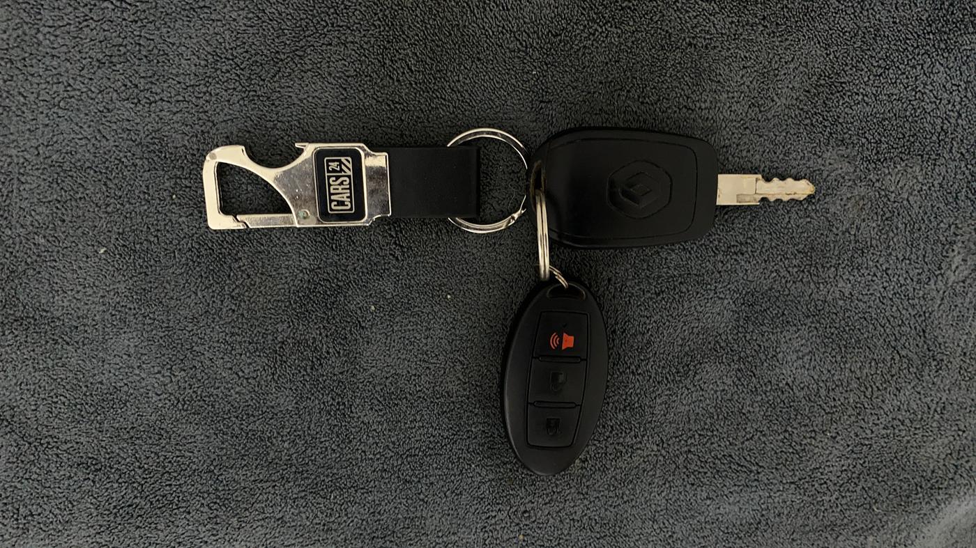 2015 Renault Kwid RXL, Petrol, Manual, 42,362 km, Key Close Up