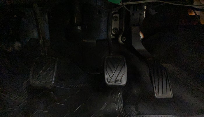 2013 Maruti Swift VXI, Petrol, Manual, 89,983 km, Pedals
