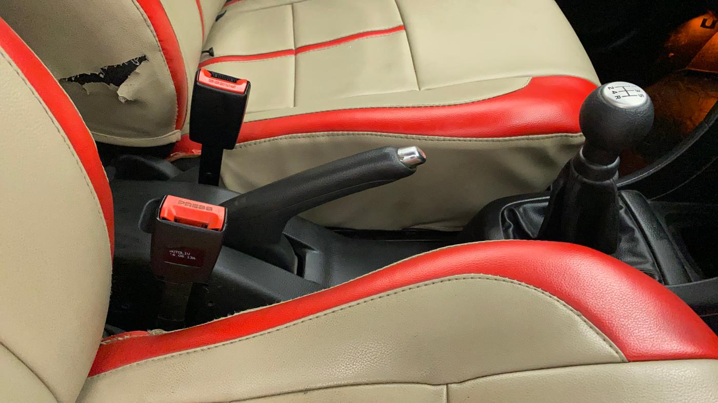 2013 Maruti Swift VXI, Petrol, Manual, 89,983 km, Gear Lever
