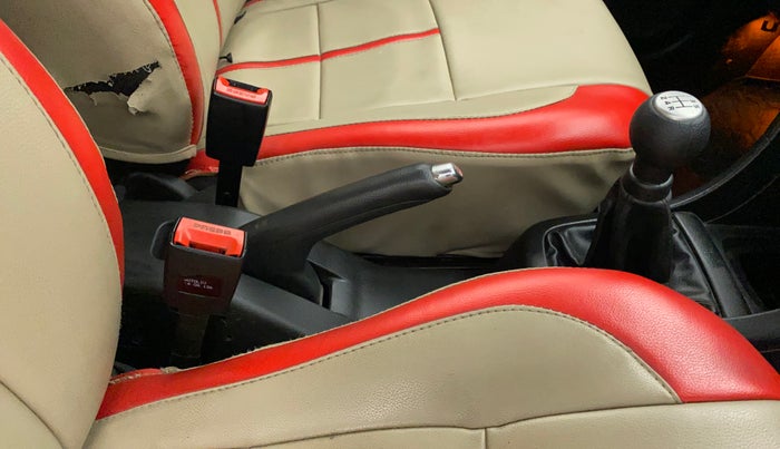 2013 Maruti Swift VXI, Petrol, Manual, 89,983 km, Gear Lever