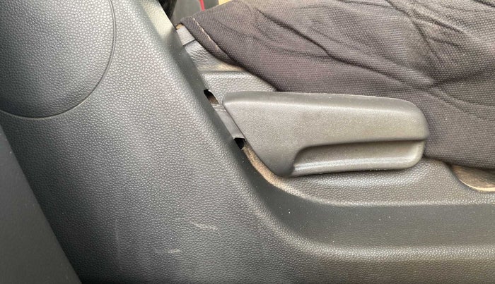 2010 Maruti Ritz LXI, Petrol, Manual, 44,637 km, Driver Side Adjustment Panel