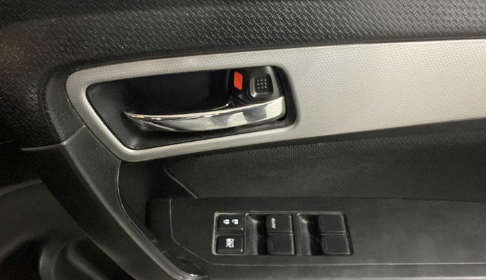 2020 Maruti Vitara Brezza ZXI PLUS, Petrol, Manual, 66,151 km, Driver Side Door Panels Control