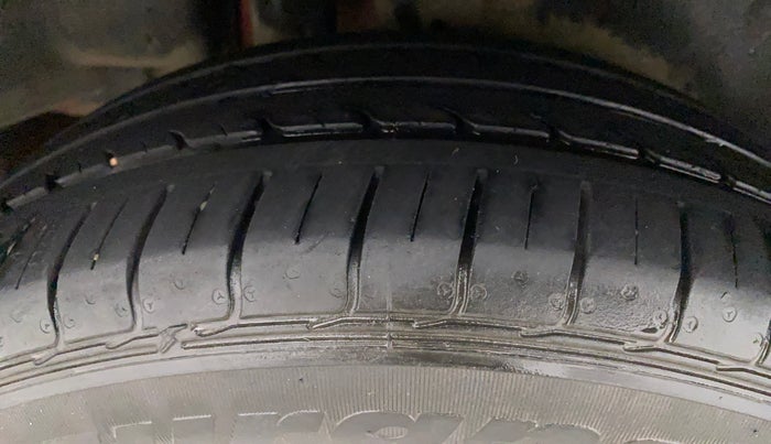 2020 Maruti Ciaz DELTA 1.5 SHVS MT PETROL, Petrol, Manual, 24,945 km, Right Rear Tyre Tread