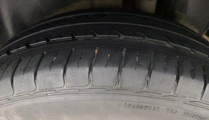 2020 Maruti Ciaz DELTA 1.5 SHVS MT PETROL, Petrol, Manual, 24,945 km, Left Rear Tyre Tread