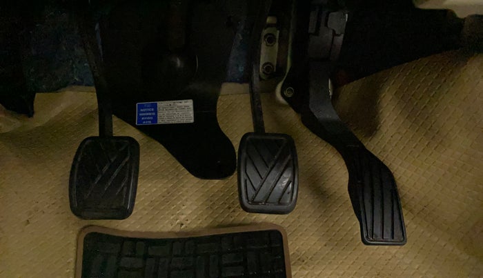 2020 Maruti Ciaz DELTA 1.5 SHVS MT PETROL, Petrol, Manual, 24,945 km, Pedals