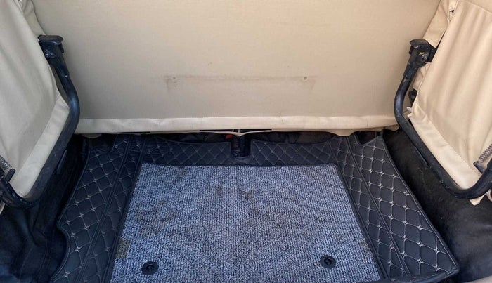 2017 Mahindra TUV300 T10 AMT, Diesel, Automatic, 94,565 km, Boot Inside