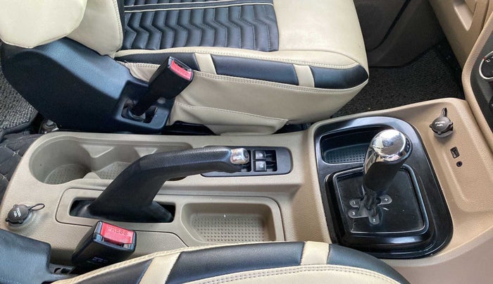 2017 Mahindra TUV300 T10 AMT, Diesel, Automatic, 94,565 km, Gear Lever