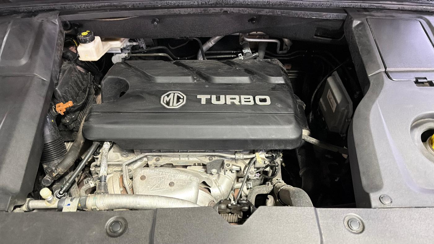 2023 MG HECTOR PLUS SAVVY PRO 1.5 TURBO CVT 6 STR, Petrol, Automatic, 15,647 km, Engine View