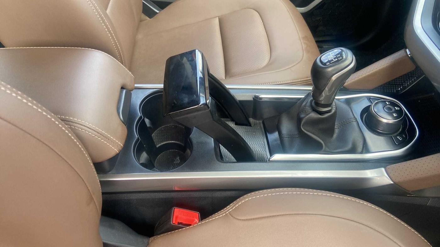 2019 Tata Harrier XZ 2.0L, Diesel, Manual, 19,239 km, Gear Lever