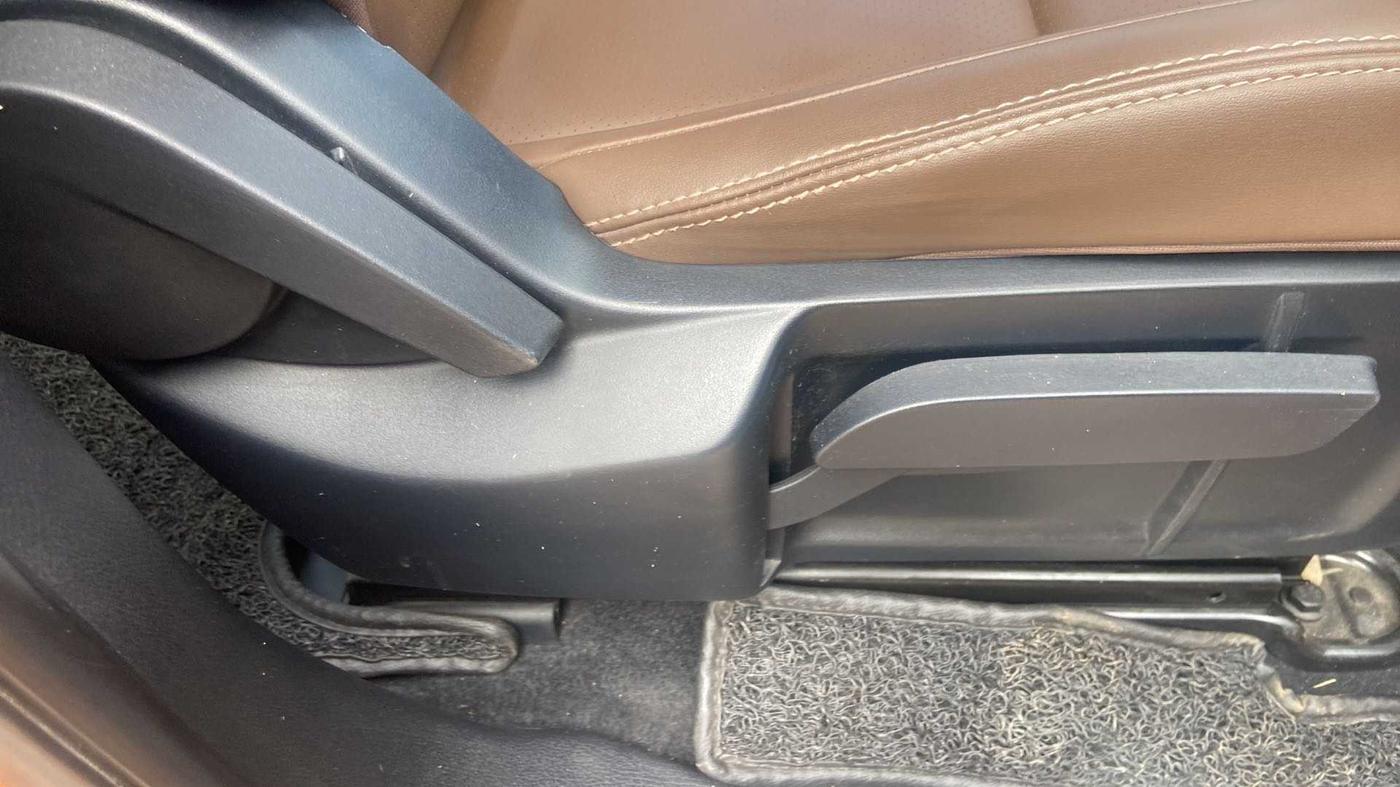 2019 Tata Harrier XZ 2.0L, Diesel, Manual, 19,239 km, Driver Side Adjustment Panel