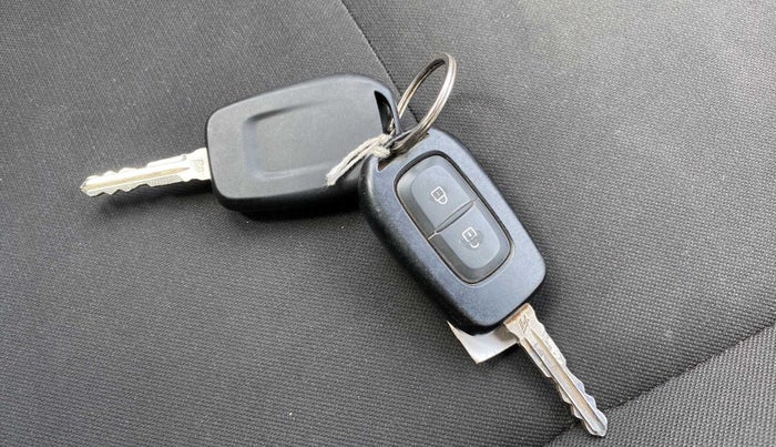 2020 Renault TRIBER RXL MT, Petrol, Manual, 31,550 km, Key Close Up