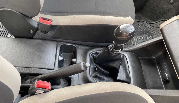 2020 Renault TRIBER RXL MT, Petrol, Manual, 31,550 km, Gear Lever