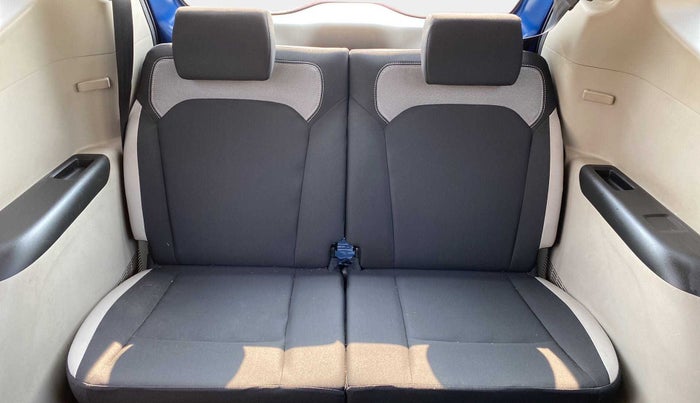 2020 Renault TRIBER RXL MT, Petrol, Manual, 31,550 km, Third Seat Row ( optional )