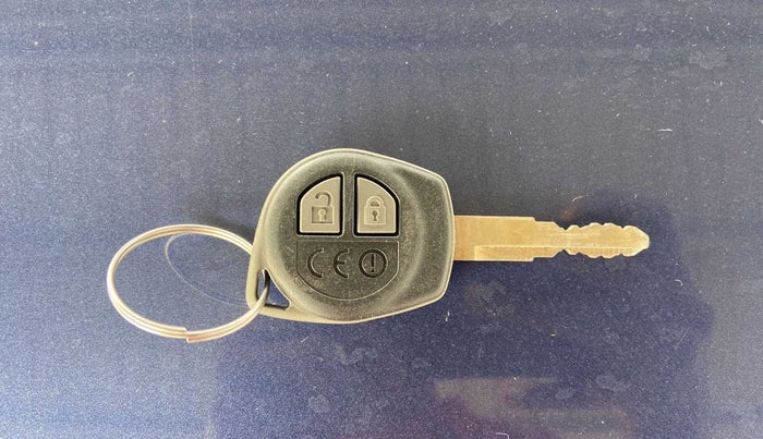2017 Maruti Dzire VXI, Petrol, Manual, 44,366 km, Key Close Up
