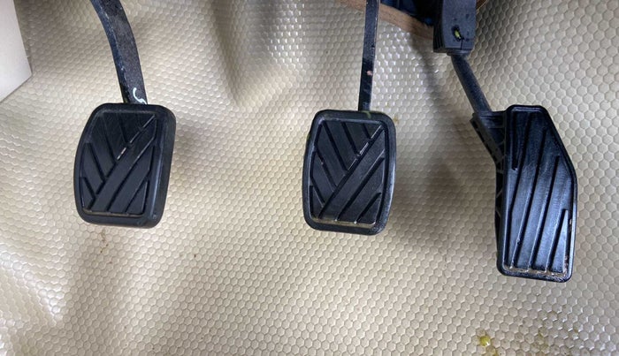 2017 Maruti Dzire VXI, Petrol, Manual, 44,366 km, Pedals