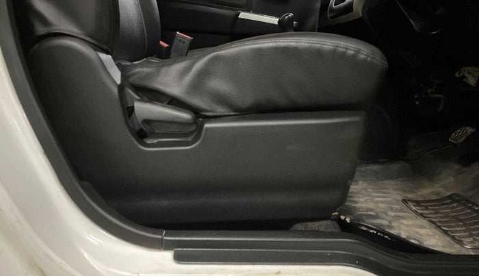 2014 Maruti Wagon R 1.0 LXI, Petrol, Manual, 43,703 km, Driver Side Adjustment Panel