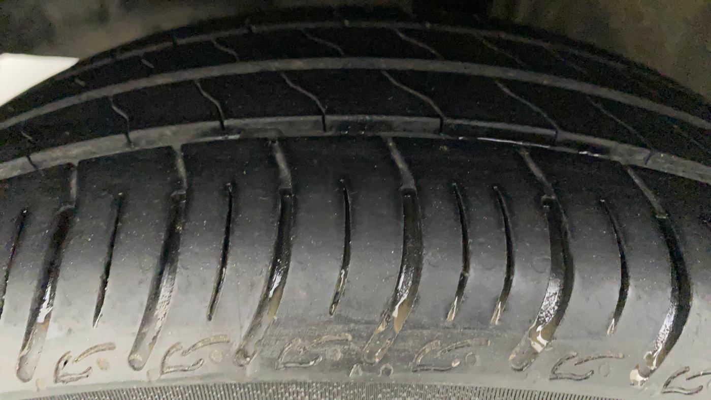 2013 Toyota Etios Liva G, Petrol, Manual, 42,005 km, Left Front Tyre Tread